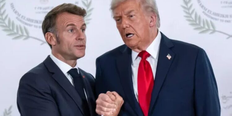 Фото зруйнованого собору і дипломатія Макрона допомогли схилити Трампа на бік України – Politico