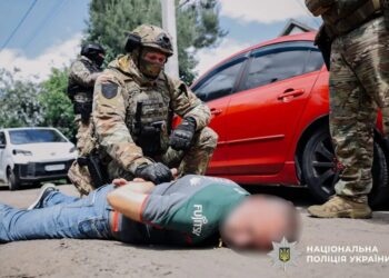 Влаштовували втечу військових у СЗЧ і чекали на прихід "руського міра" – в Україні затримали злочинну групу