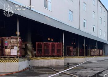 "Нова пошта" зупинила роботу сортувального депо в Києві після вибуху