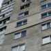 російський БПЛА влучив у багатоквартирний будинок у Харкові, жінка зазнала стресу