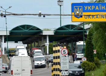 На пункті пропуску "Шегині – Медика" майже на півтора року припинять виїзд автобусів до Польщі