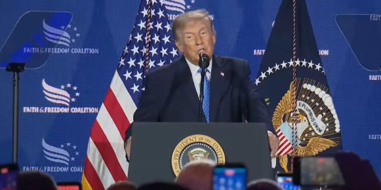 Трамп назвав демократів комуністами-безбожниками та окреслив стратегію на проміжні вибори