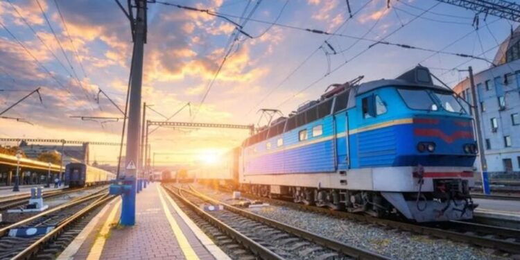 Укрзалізниця попередила про затримки міжнародних поїздів із Польщі через проблеми з енергопостачанням