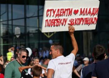 Тисячі сербів вийшли на протест з вимогою відставки Вучича