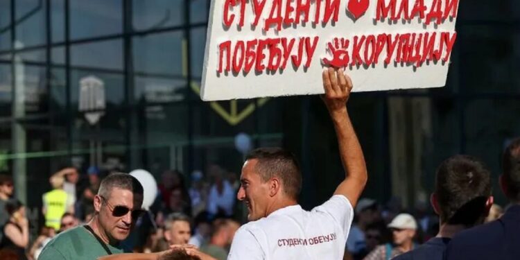 Тисячі сербів вийшли на протест з вимогою відставки Вучича