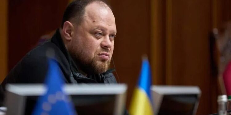 Стефанчук назвав катастрофічною помилкою рішення Навроцького щодо нагороди Зеленського