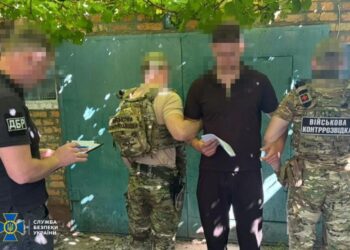 Нацгвардієць, який у російському полоні знущався з українських військових і одного закатував до смерті, отримав підозру