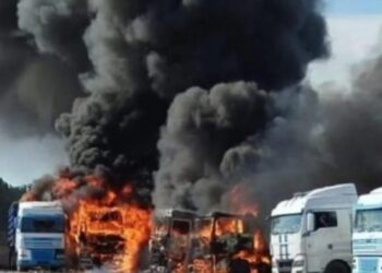росіяни атакували АЗС та автостоянку в Запоріжжі, поранено жінку