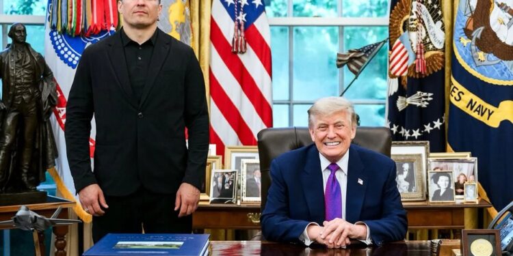Усик розкрив подробиці знайомства з Дональдом Трампом у Білому домі