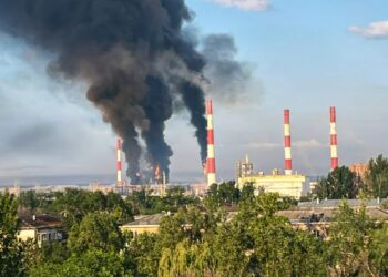 У самарі після атаки горить куйбишевський нафтопереробний завод