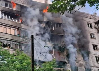 рф вдарила по багатоповерхівці Краматорська – поранені четверо людей
