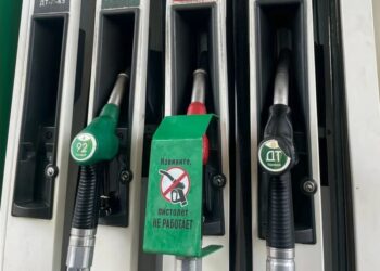 В рф фіксують дефіцит пального та черги на АЗС після атак на нафтопереробні заводи