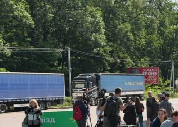 Колапс на польському кордоні – у пункті пропуску "Шегині" застрягли сотні пасажирів