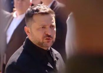 Зеленський вручив державні нагороди Героям України, військовим, рятувальникам і видатним українцям