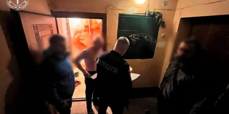 На Прикарпатті затримали чоловіка, якого підозрюють у сексуальному насильстві над дітьми