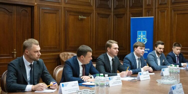 Генпрокурор Кравченко розраховує на допомогу ФБР у розширенні доказової бази щодо агресії рф