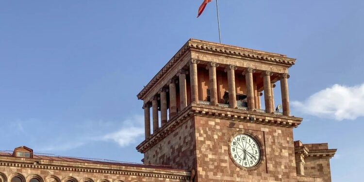 У Вірменії завершили підрахунок голосів на виборах – лідирує партія Пашиняна. У ЄС уже привітали