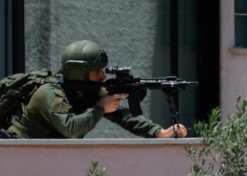 Ізраїль заявив, що його війська продовжать діяти в Лівані попри перемир'я