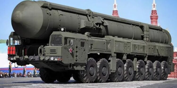 Потрібно для майбутнього застосування зброї: путін пояснив, чому "Орєшніком" вдарили по "сараю" в Україні
