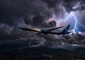 Понад 800 авіарейсів затримали у Лондоні через грози над Європою