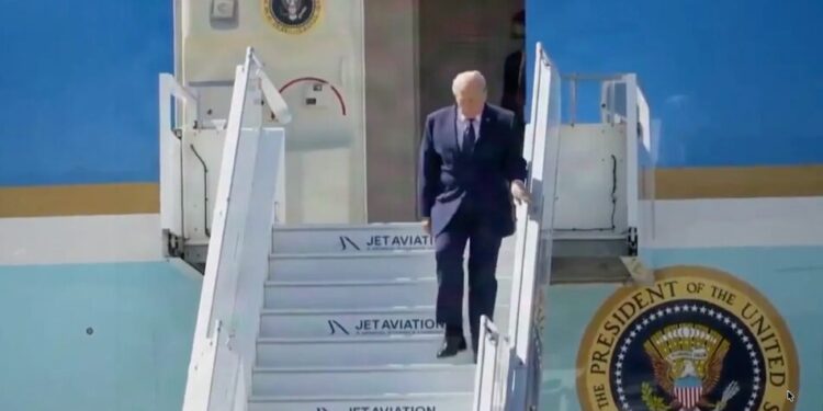 Трамп прибув на саміт G7 у Францію