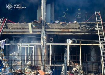 Удар рф по харчовому підприємству на Київщині забрав життя вже 4 людей