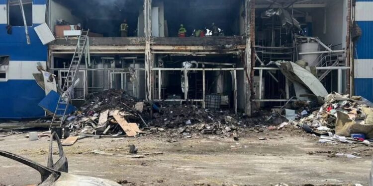 На Київщині кількість постраждалих у результаті удару по харчовому підприємству зросла до 9