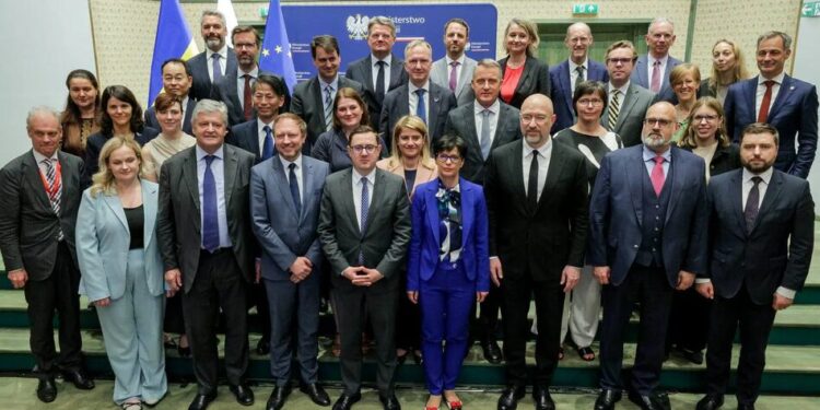 Україна залучила понад 550 млн євро на підготовку енергетики до зими за підсумками URC2026 – Шмигаль