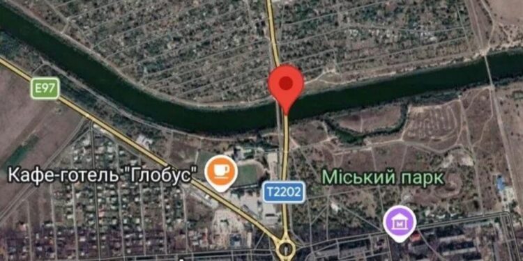 У Криму повідомляють про пошкодження двох мостів після нічної атаки