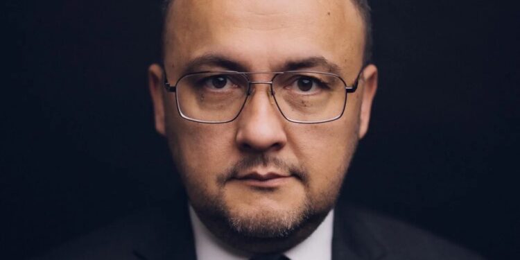 Не лише Буданов: посол України в Польщі повернув польську нагороду