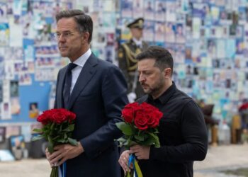 Зеленський зустрівся з представниками Північноатлантичної ради НАТО і Рютте – лідери разом вшанували пам'ять полеглих українських воїнів