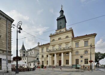 З будівлі ратуші польського Любліна зняли прапор України через надання підрозділу ССО назви "імені Героїв УПА"