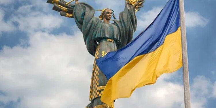Бронювання, тарифи, виплати ВПО, трудові книжки та освіта: що змінилося для українців з 1 червня