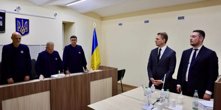 Довічне отримав чоловік за ґвалтування трьох падчерок – рішення домоглися в апеляції за підтримки Генпрокурором Кравченком обвинувачення