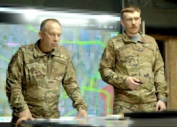 Сирський скоординував подальші дії з "Азовом", ДШВ і СБС на передовій на Донеччині