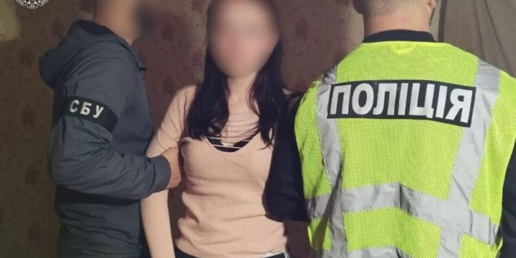 Неповнолітню затримали через смерть військового після підсипаного йому метадону, дівчина каже про вказівки куратора з рф