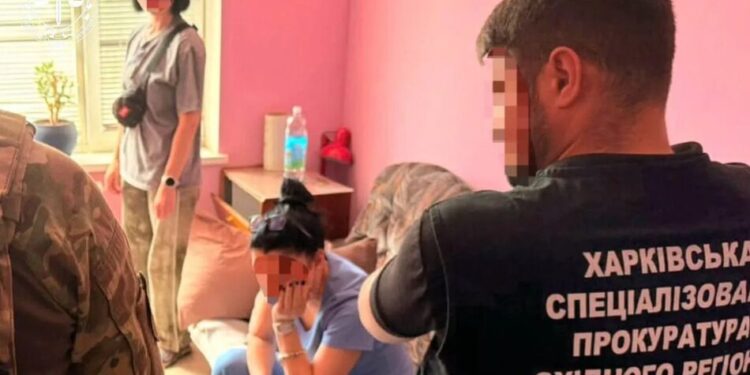 У Харкові лікарку ВЛК підозрюють в організації схеми з фіктивною вагітністю для звільнення військової зі служби