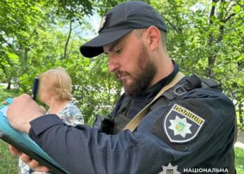 У Києві з вікна багатоповерхівки викинули собаку – поліція розпочала провадження