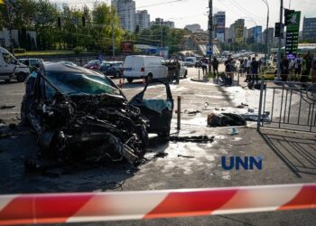 Mercedes влетів у підземний перехід у Києві: усі деталі та ексклюзивний фоторепортаж з місця смертоносної ДТП