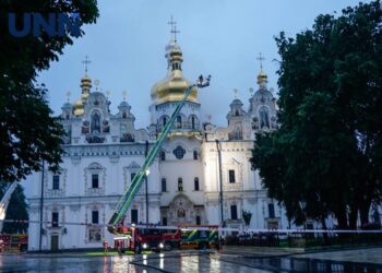 У ЄС та G7 відреагували на удар рф по Лаврі – перші заяви