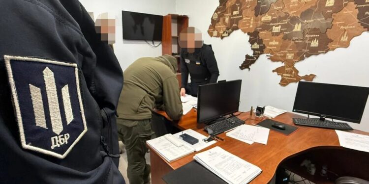 Керівництво РТЦК на Миколаївщині судитимуть за катування чоловіка у підвалі – ДБР