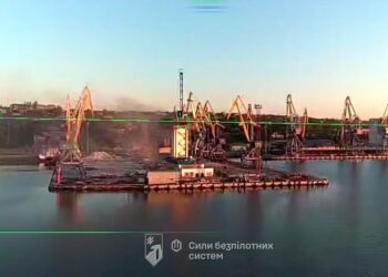 Порт Маріуполя знеструмлено, окупанти втратили важливий логістичний вузол – "Азов"