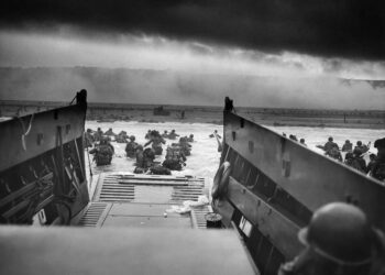 Зеленський у річницю D-Day: прагнення народів до свободи і надія на мир перемогли у травні 1945-го, стараємося, щоб це сталося і тепер