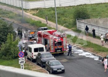 У підмосков'ї злетів у повітря BMW у мікрорайоні для російських військових
