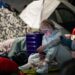 Метрополітен та КМДА пояснили українцям, чи можна під час тривог приносити матраци й намети у підземку