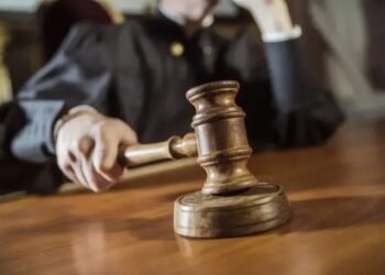 Суд заочно відправив під арешт екснардепа Іванющенка