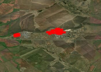 У рф повідомляють про атаку дронів в Оренбурзі, під ударом могли бути два заводи, у тому числі ГПЗ