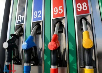 Військові рф наживаються на дефіциті пального в Криму та перепродають його на чорному ринку – ЦНС