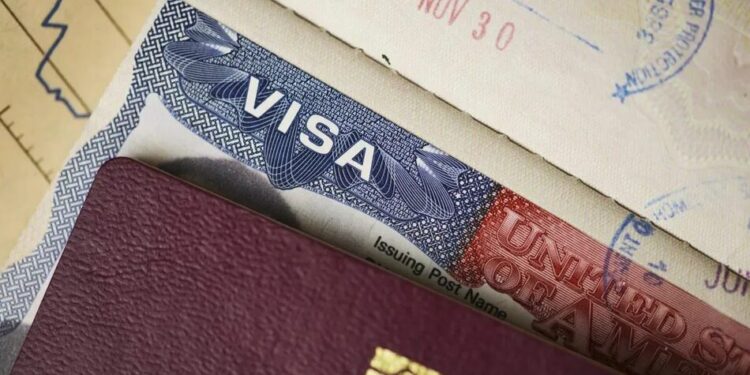 Адміністрація Трампа змінила правила видачі віз H-1B для іноземних працівників