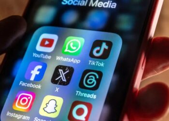 У Швеції пропонують заборонити соцмережі для дітей до 15 років